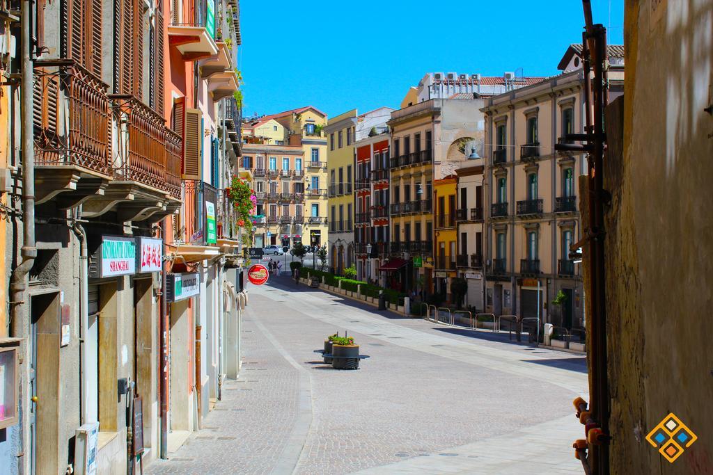 カリアリTorre Dello Speroneアパートメント エクステリア 写真